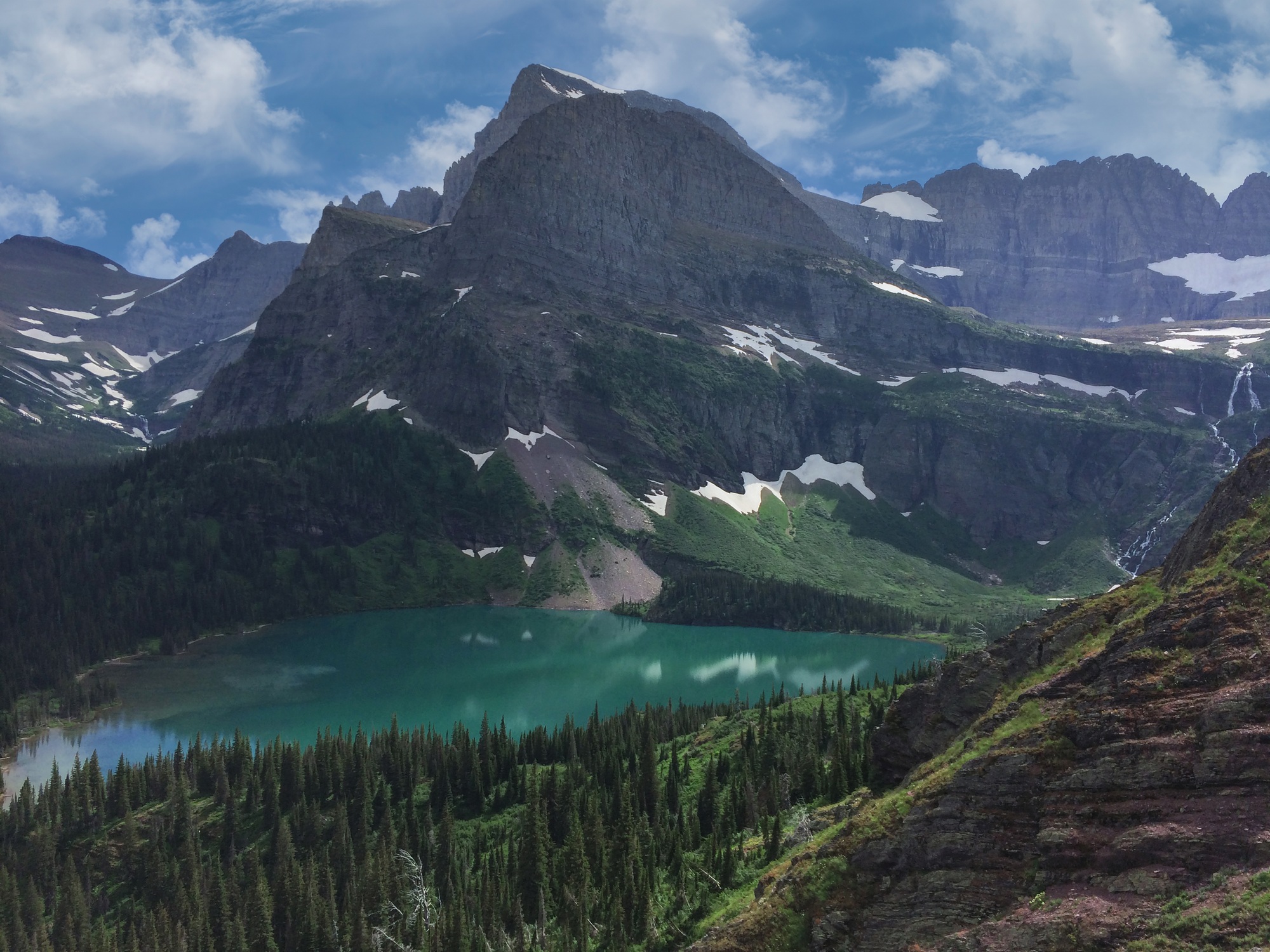 Grinnell Lake located in the state of Montana.